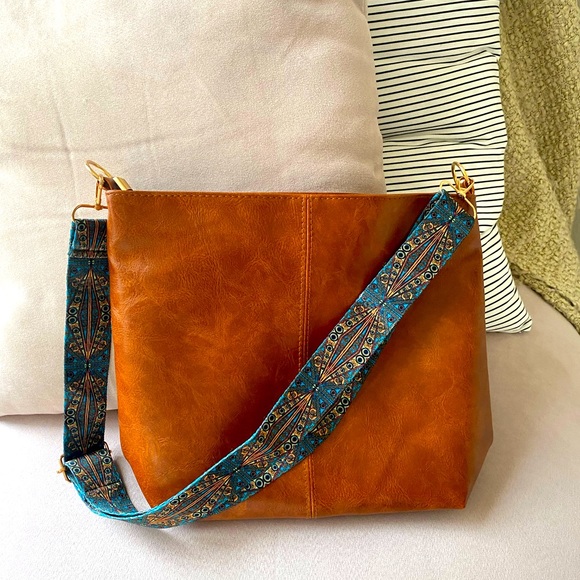 Brown Leather Hobo Crossbody Purse - Picture 2 of 7